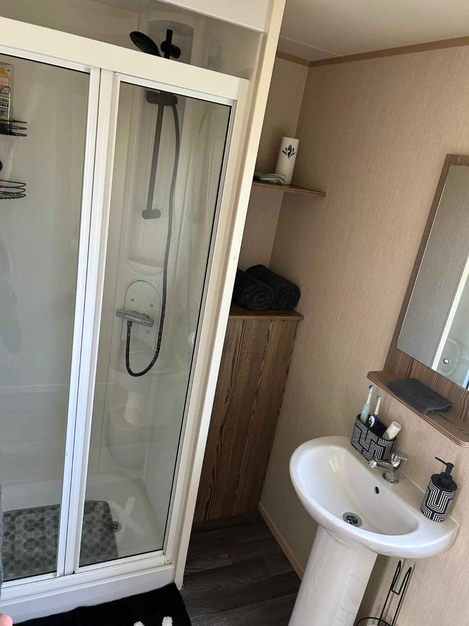 Blue Dolphin Holiday Park Gristhorpe Экстерьер фото