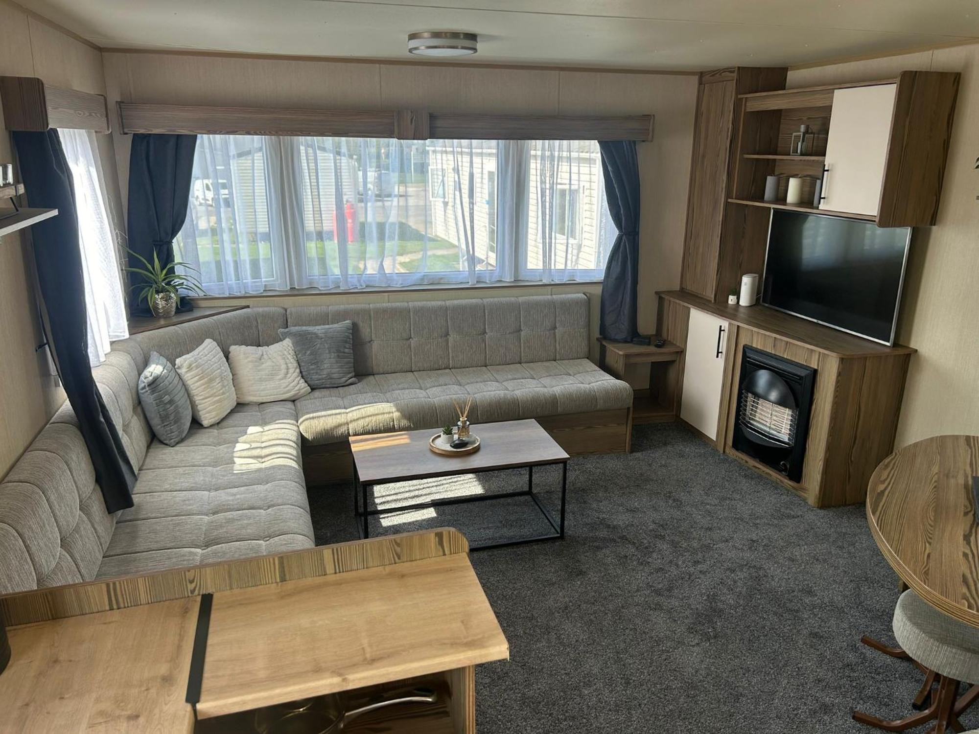 Blue Dolphin Holiday Park Gristhorpe Экстерьер фото