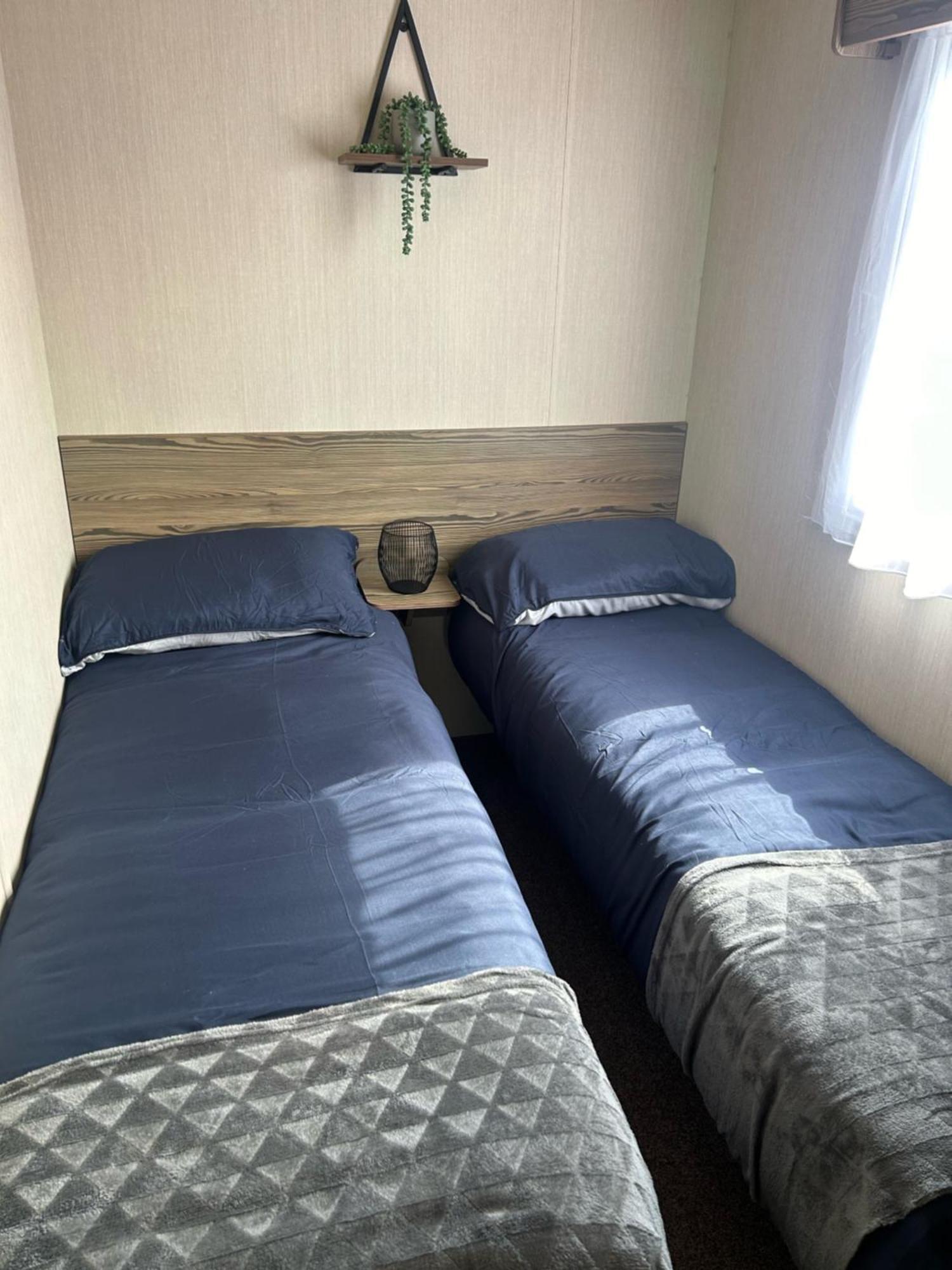 Blue Dolphin Holiday Park Gristhorpe Экстерьер фото