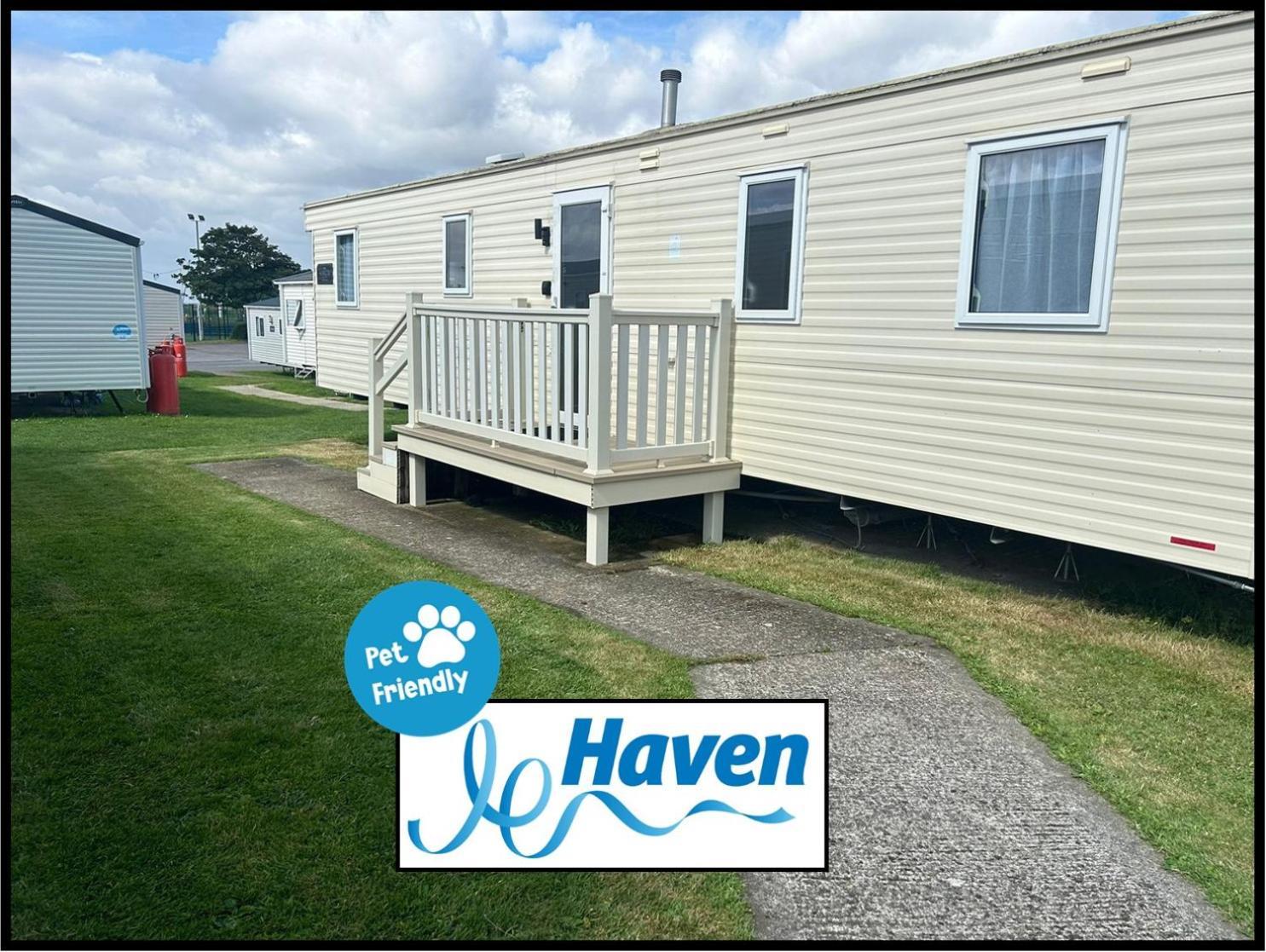Blue Dolphin Holiday Park Gristhorpe Экстерьер фото