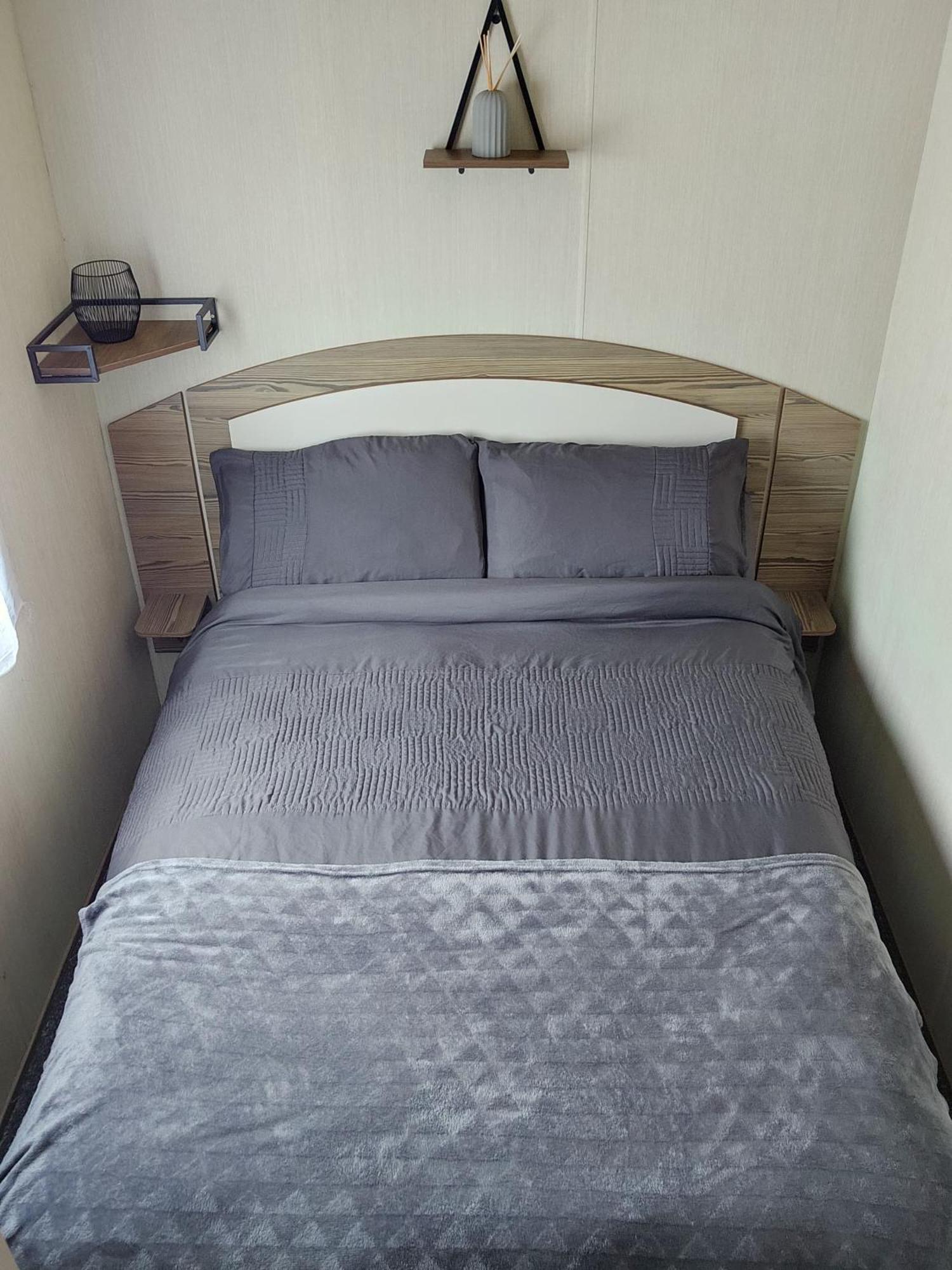 Blue Dolphin Holiday Park Gristhorpe Экстерьер фото